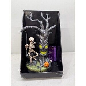 HAUNTED LIVING ANIMATED SKELETON IN TREE NEW